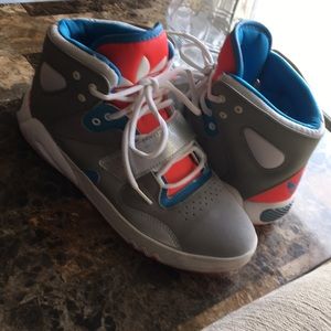 Adidas Roadhouse Basketball